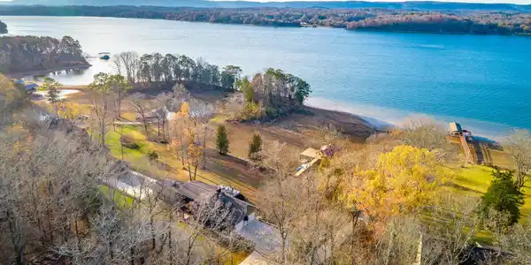 5701 Island View Drive