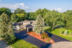 4525 LAKEVIEW Court