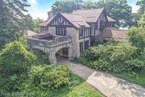 2455 N LAKE ANGELUS W Road
