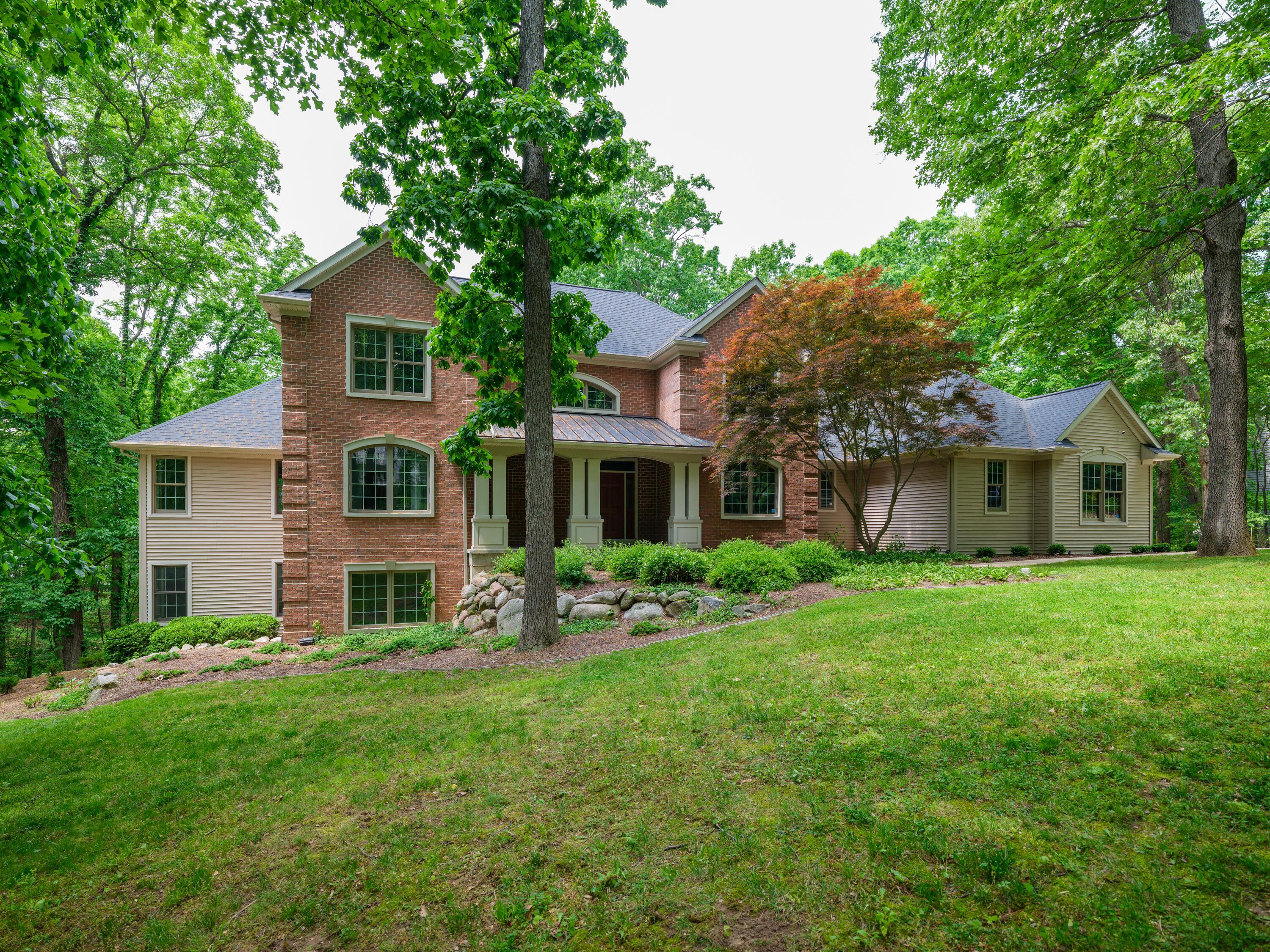 Image 2: 6311 E Bay Lane-101