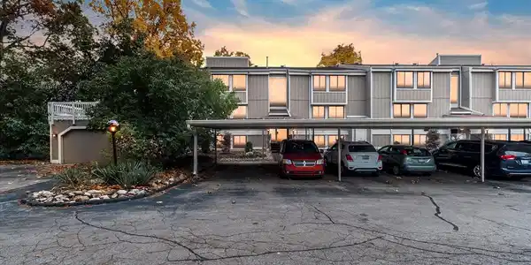 1721 Cliffs Landing
