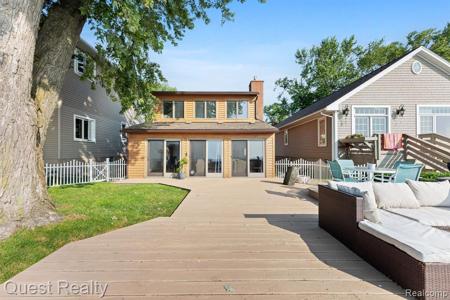 2934 LAKESHORE Drive