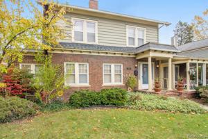 322 W CLINTON Street