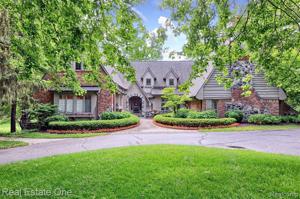 7805 COTSWOLD Lane