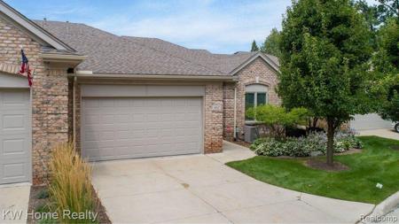 962 SUNSET Drive