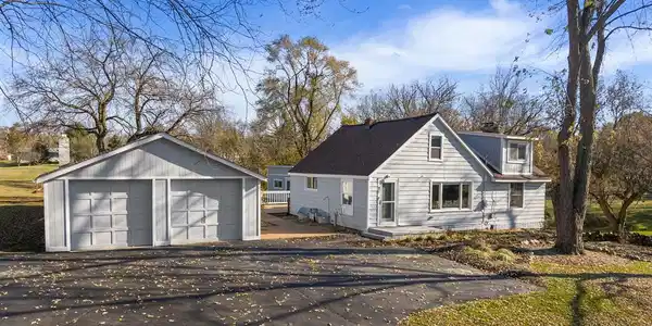 915 HEMINGWAY Road