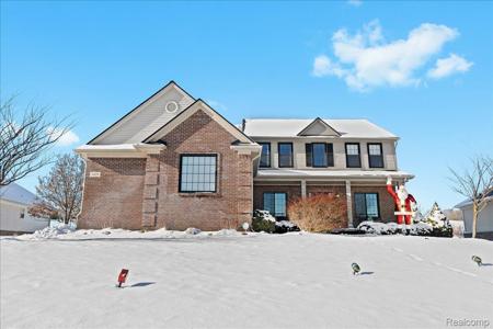 1429 Glass Lake Circle