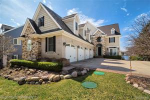 2541 KINGSTON Road