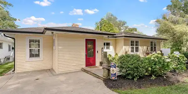 16929 Royal Lane