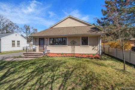 112 N WILLIAMS LAKE Road