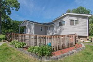 9669 LOG CABIN Trail