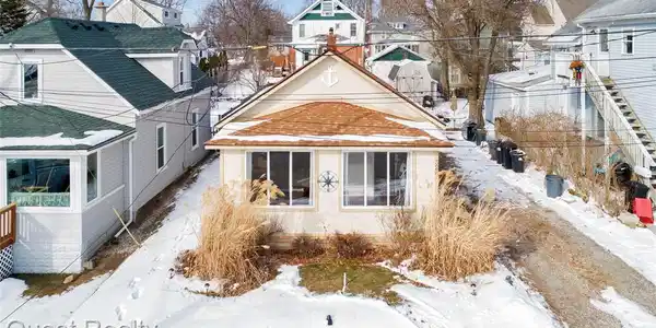 326 LAKE Street
