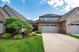 10822 SPARKLING WATERS Court