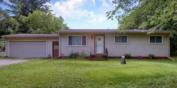 277 MAPLE DR