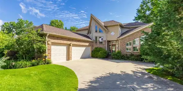 292 MADELEINE Lane