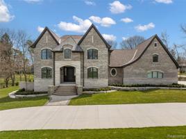 6140 DAKOTA Circle