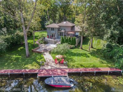 9929 Curie Lane