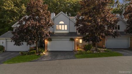 6583 RIDGEVIEW Drive