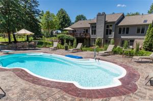 8969 TWIN LAKES Drive