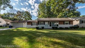 9185 SANDISON Drive