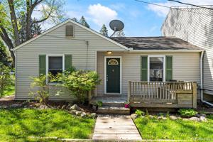 2909 SUNSHINE Terrace