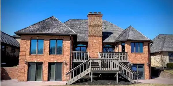 22 CHATEAUX DU LAC
