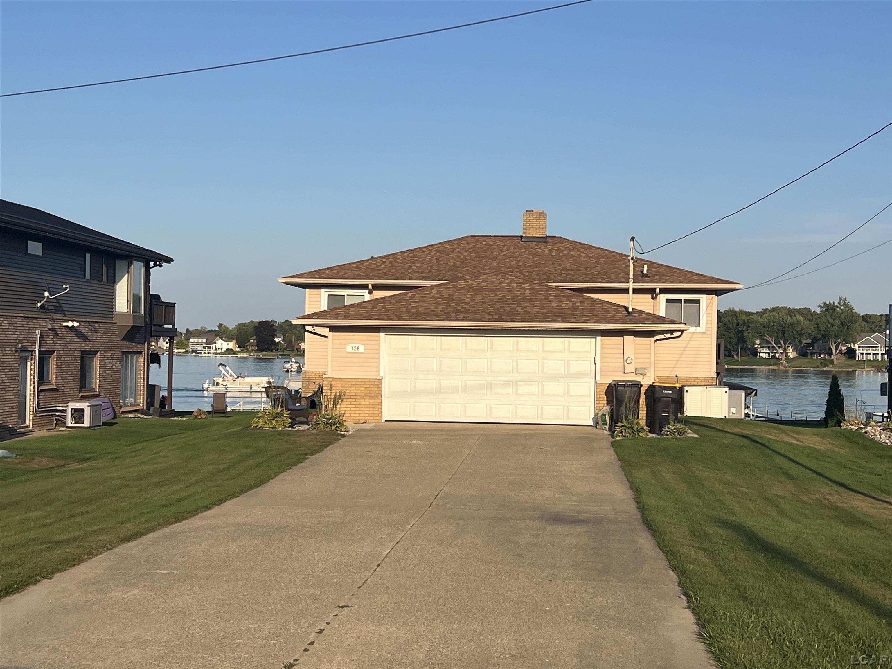 Image 3: Long Driveway