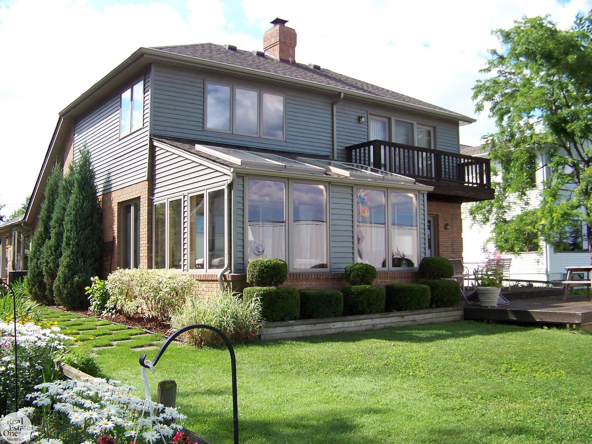 Image 2: 6901 River Rd Front View