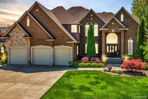 2916 WOODSTOCK Circle