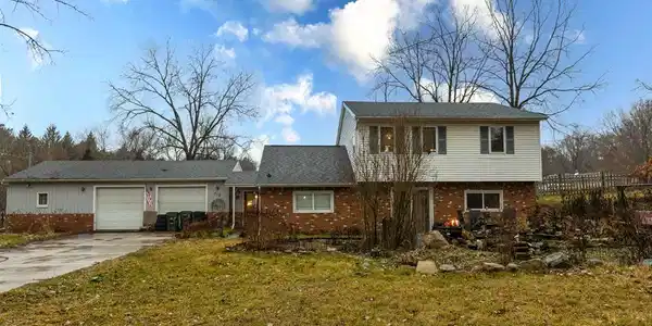 710 HEMINGWAY Road