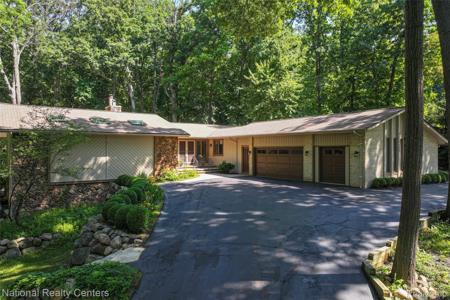 7500 Deerhill Drive