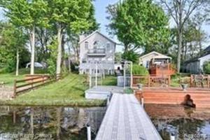 1062 ROUND LAKE Road