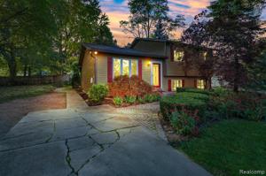 490 RIVIERA Terrace