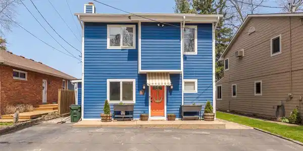 748 KING Circle