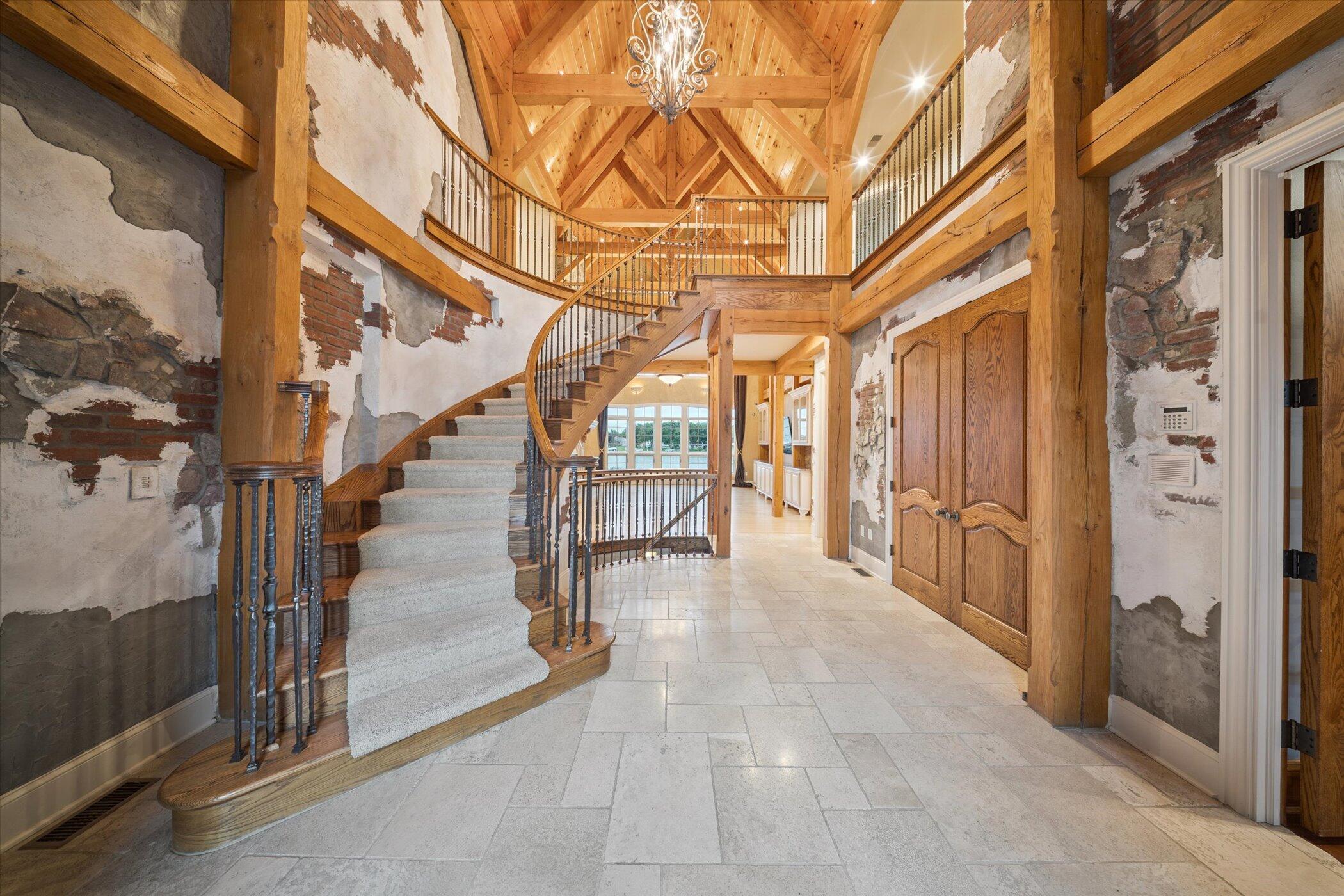 Image 4: Front Foyer