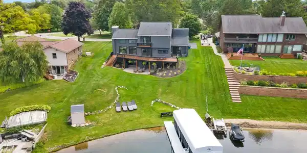 1028 Arbroak Way