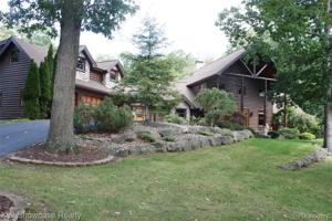 8725 RIVER RUN Drive