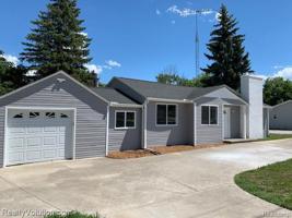 6825 LAKESHORE Road
