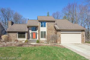 3060 VOORHEIS LAKE N Court