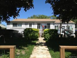8262 Woodland Shore Drive
