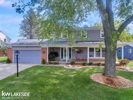 4992 SHORELINE BLVD