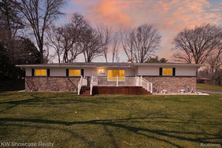 3762 Lakewood Drive