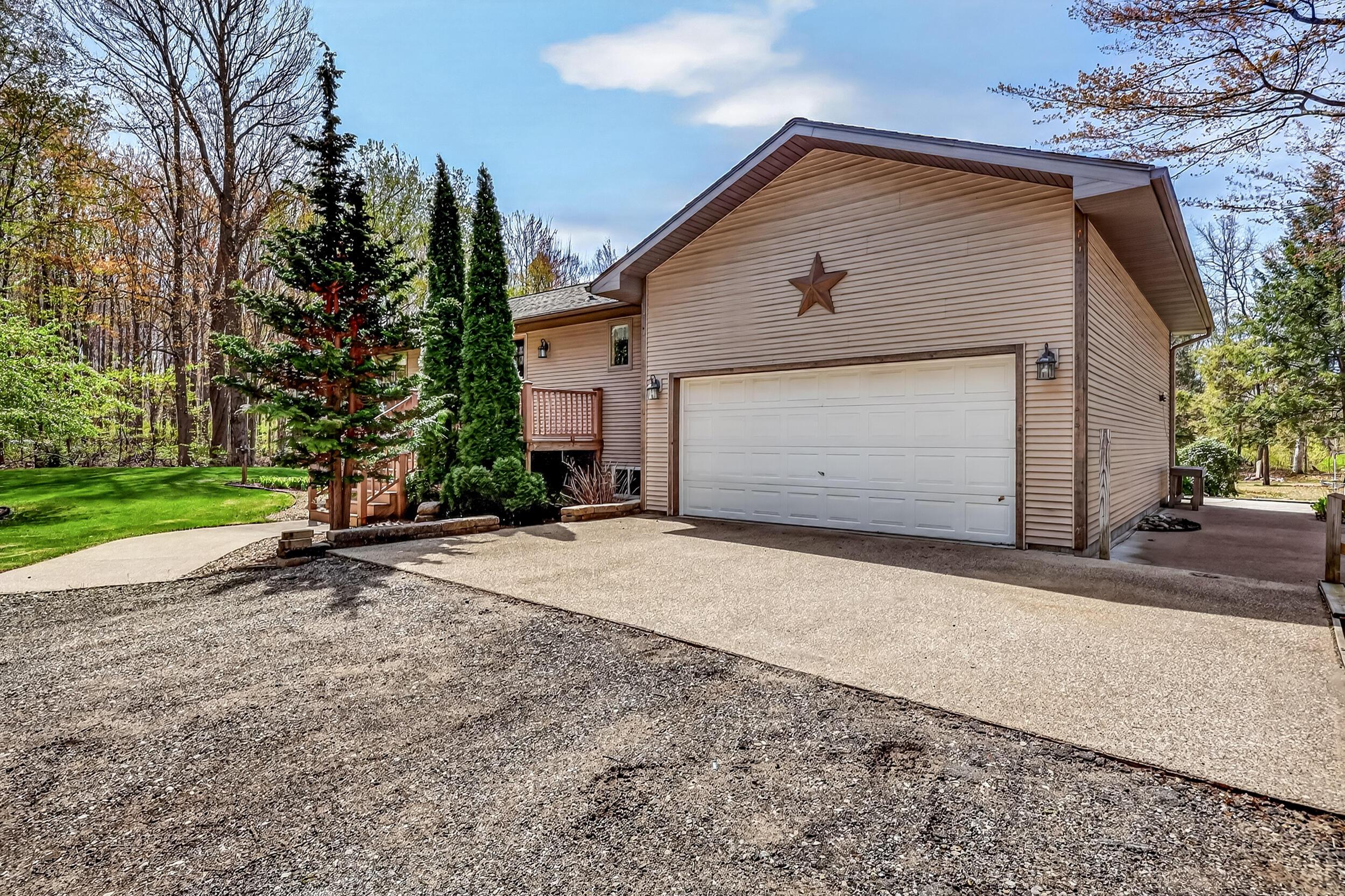 Image 2: 4895 w birch ln-38