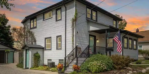 128 S SLATER Street