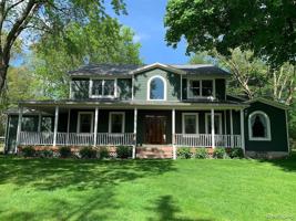 1808 E MOHAWK Court