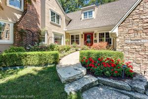 605 EDISON Boulevard