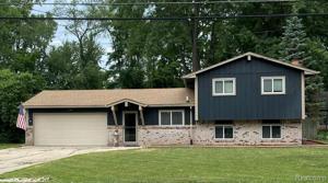 5495 LAKE VISTA Drive