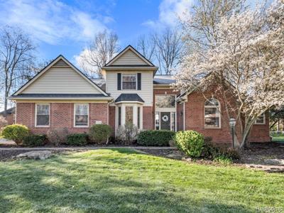 6834 WOODCREST Ridge