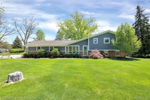 765 OXBOW LAKE Road