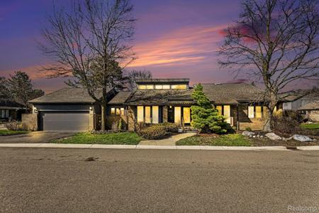 5950 Pinetree Drive